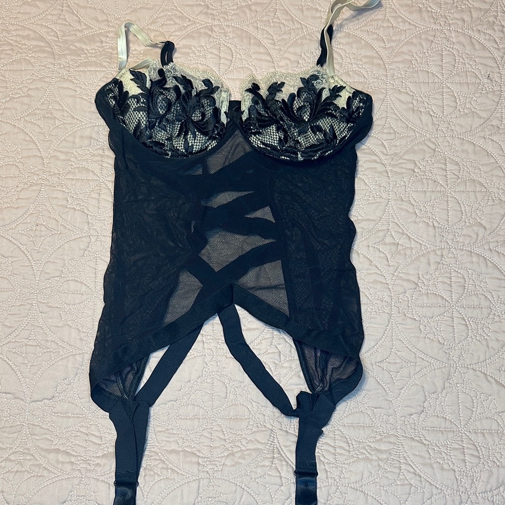 Vintage Victoria’s Secret Black and White Lace Bustier